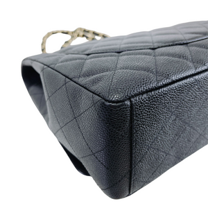 Classic Single Flap Maxi Caviar Black GHW