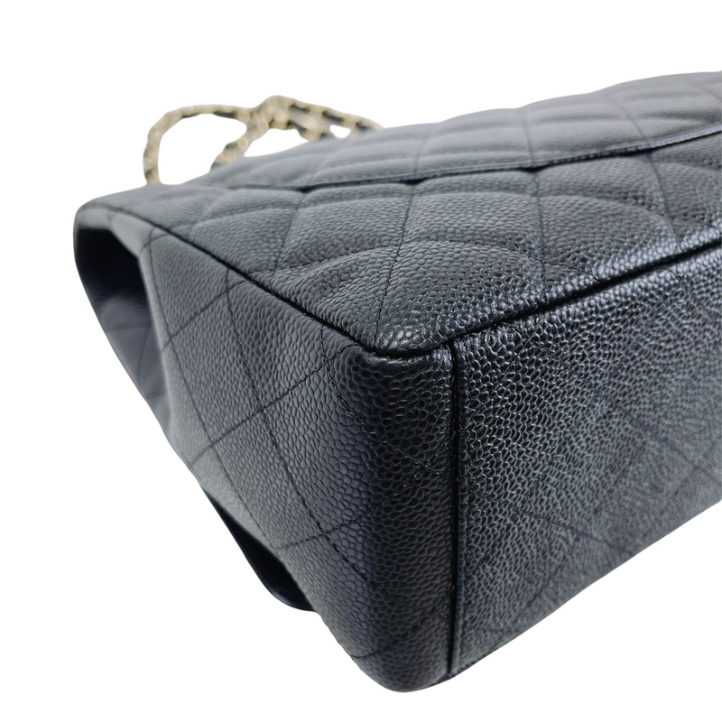 Classic Single Flap Maxi Caviar Black GHW