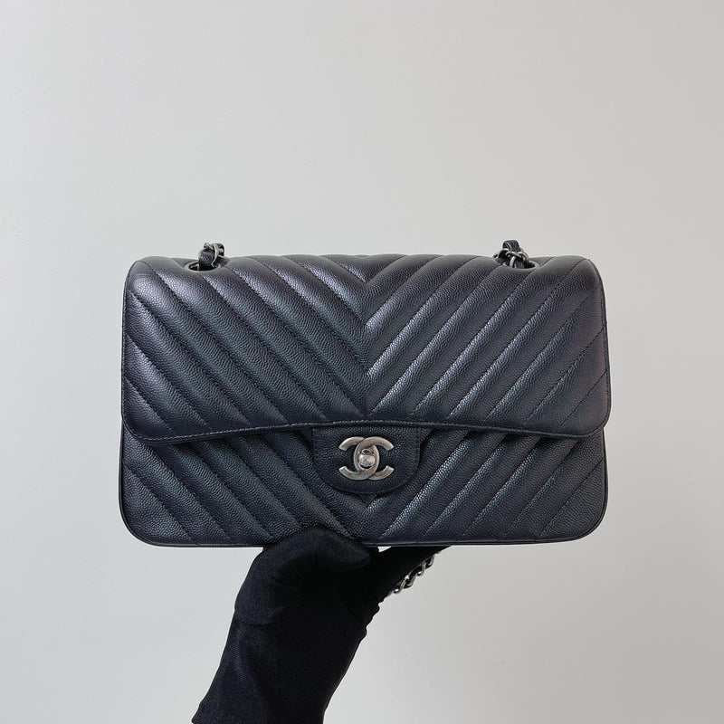 Classic Flap Medium Chevron Caviar Black RHW
