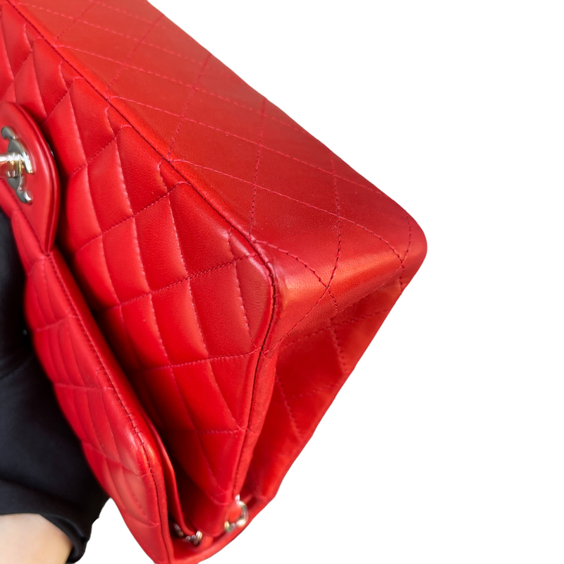 Classic Medium Flap Lambskin Flap Red SHW