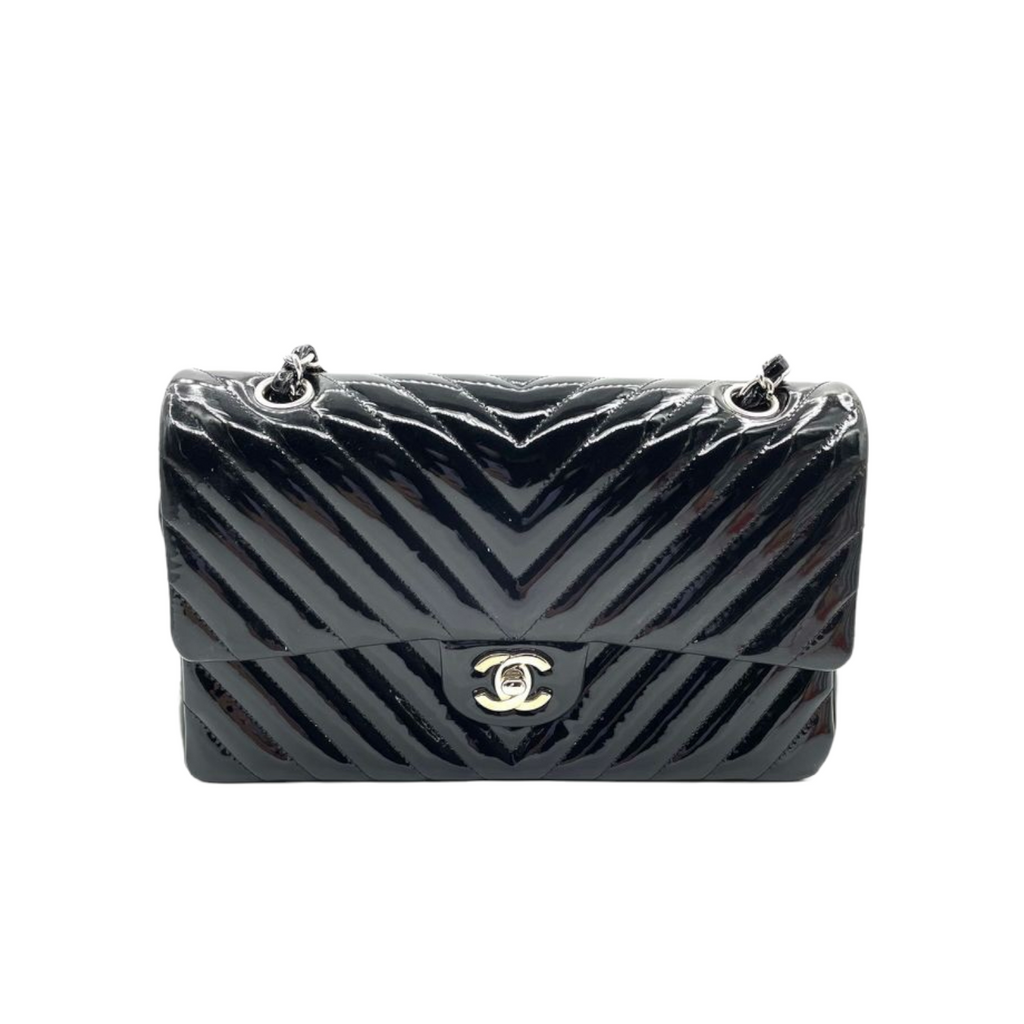 Medium Classic Flap Chevron Patent Black SHW