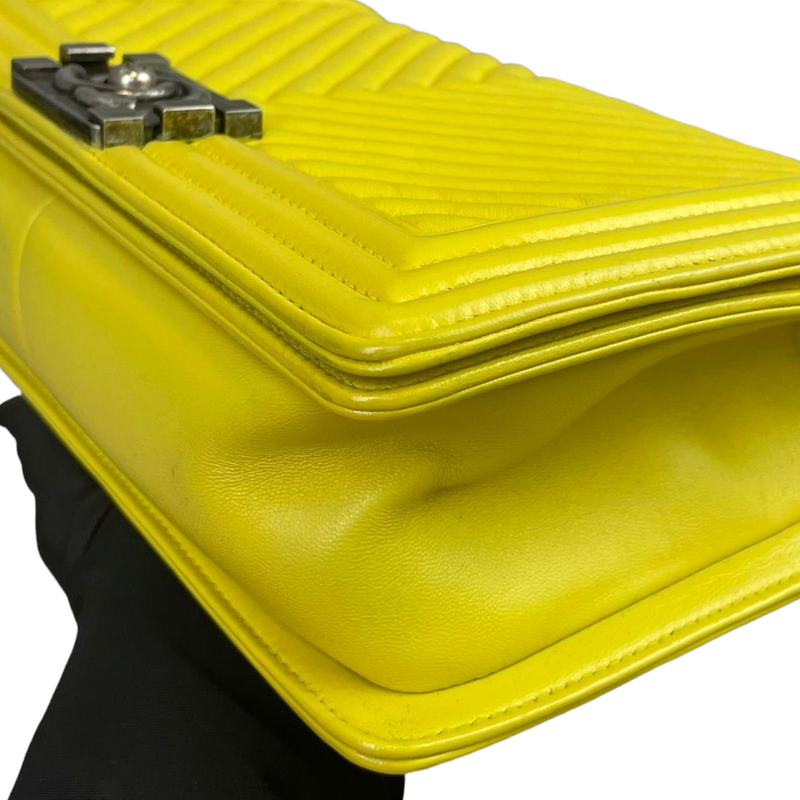Chevron Boy Old Medium Calfskin Yellow RHW