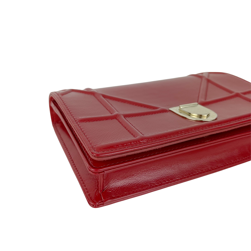 Diorama Wallet On Chain WOC Red