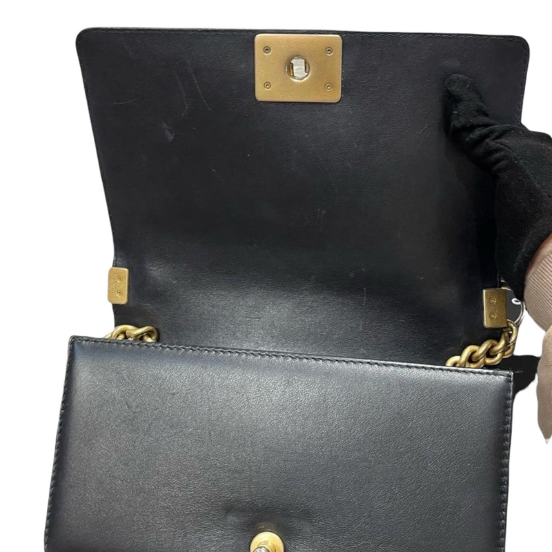 Boy Old Medium Handle Calfskin Black GHW
