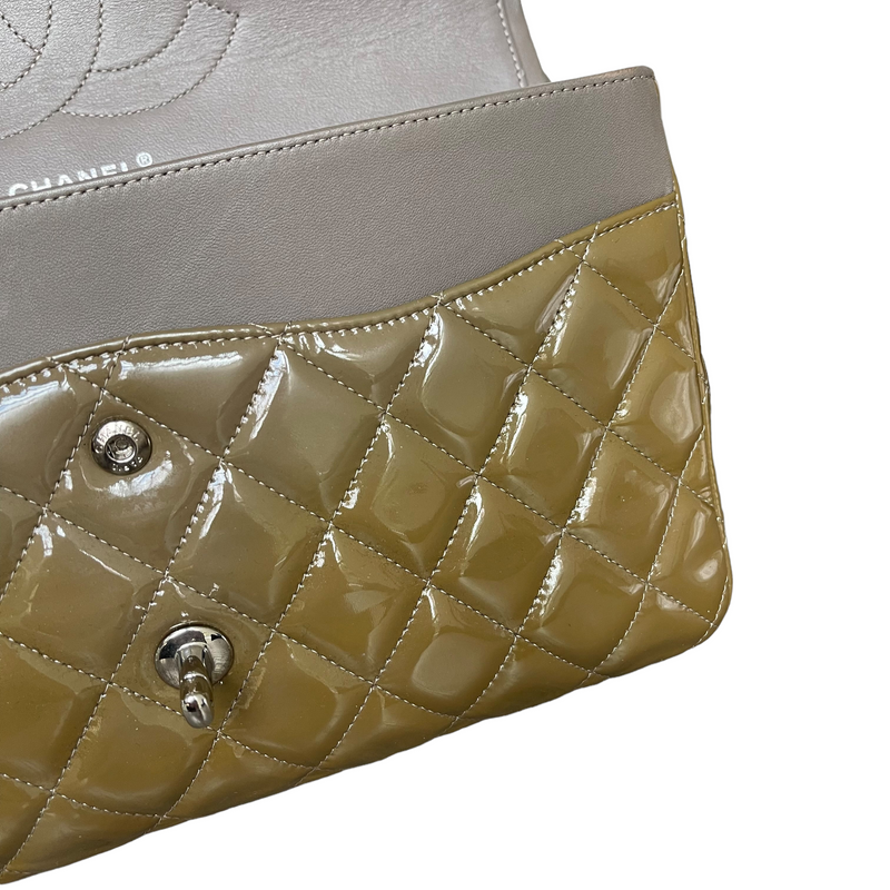 Jumbo Double Flap Patent Taupe SHW