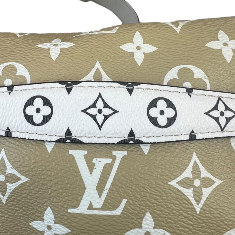 LOUIS VUITTON LV GHW Bumbag Waist Bag M44611 Monogram Giant Green Beige  White