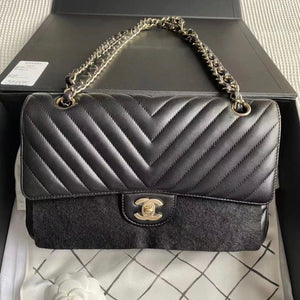 Medium Classic Chevron Calfskin Black GHW