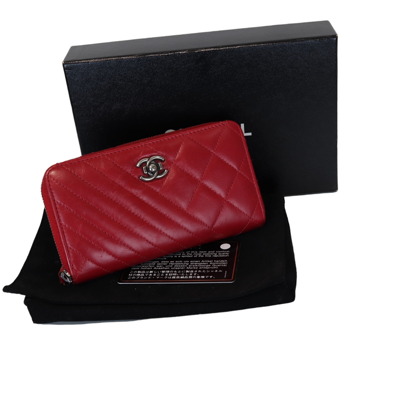 Quilted red wallet RHW