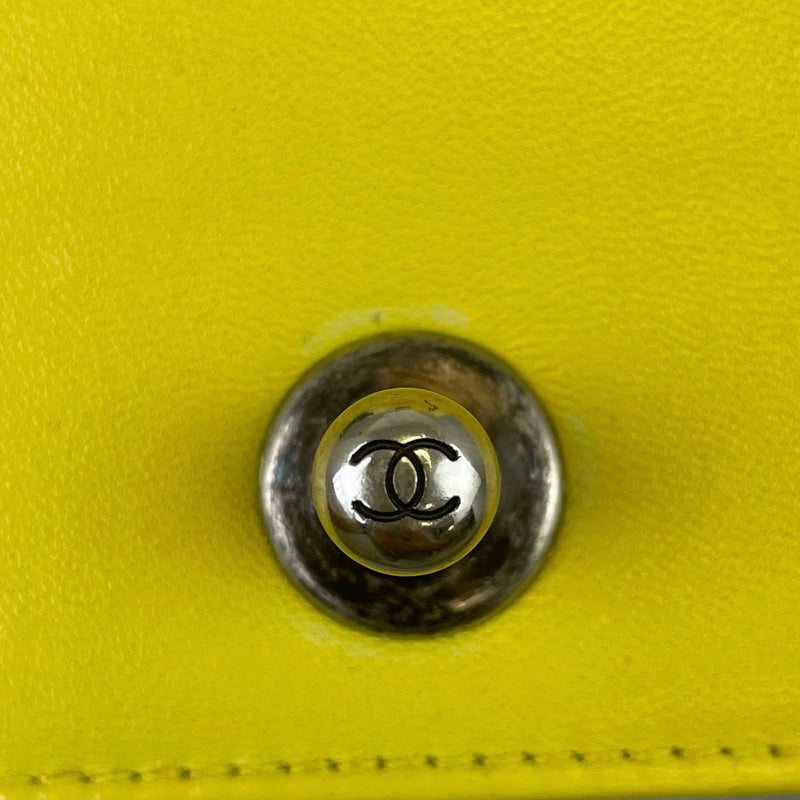 Chevron Boy Old Medium Calfskin Yellow RHW