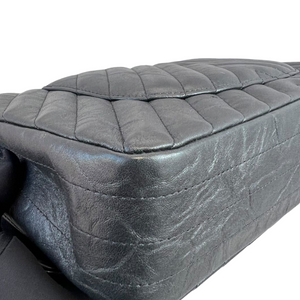 Classic Flap Medium Chevron Metallic Calfskin Black GHW