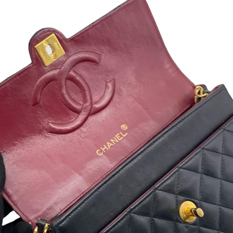 Circle Lock Flap CC Lambskin Black GHW