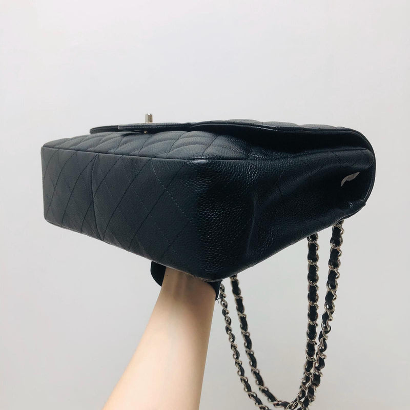 Single Flap Classic Jumbo in Black Caviar with SHW