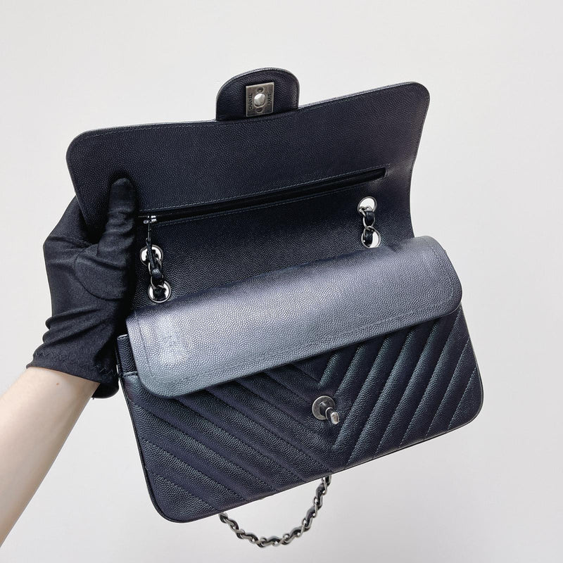 Classic Flap Medium Chevron Caviar Black RHW