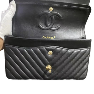 Medium Classic Chevron Calfskin Black GHW