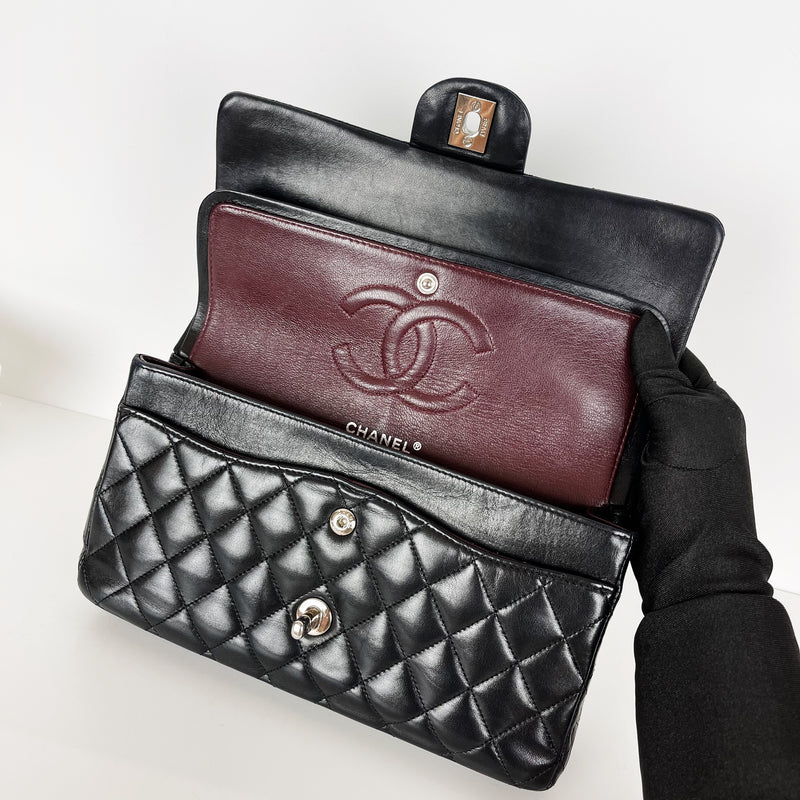 Classic Flap Medium Lambskin Black SHW