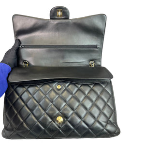 Double Flap Maxi Lambskin Black GHW