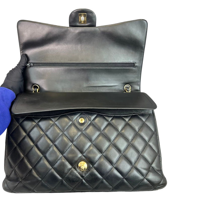 Double Flap Maxi Lambskin Black GHW