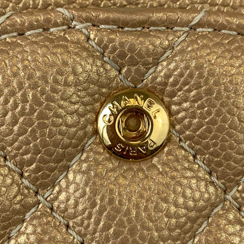Classic Medium Flap Caviar Gold GHW