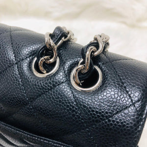 Single Flap Classic Jumbo in Black Caviar with SHW
