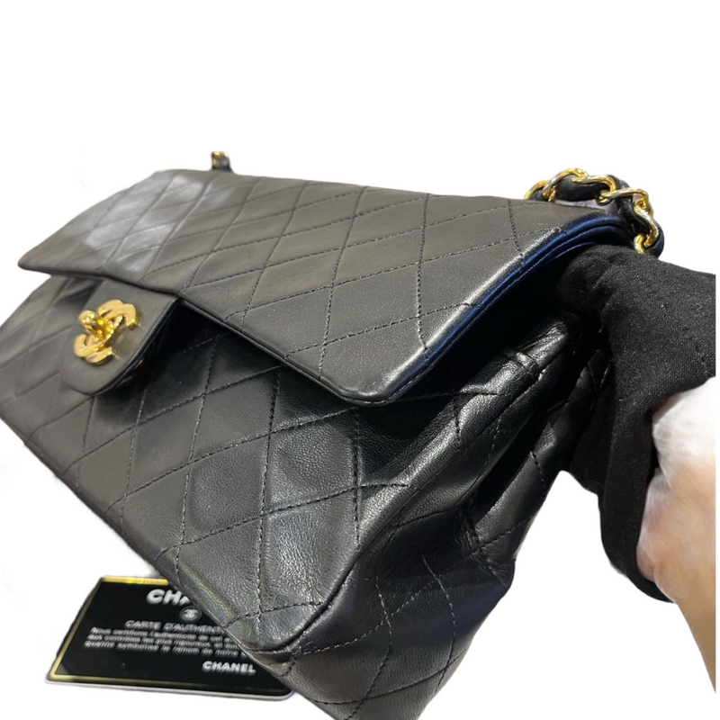 1990 Chanel Black Quilted Lambskin Vintage Small Classic Single