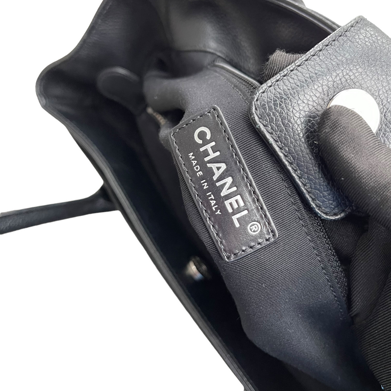 Executive Cerf Tote Grained Black SHW