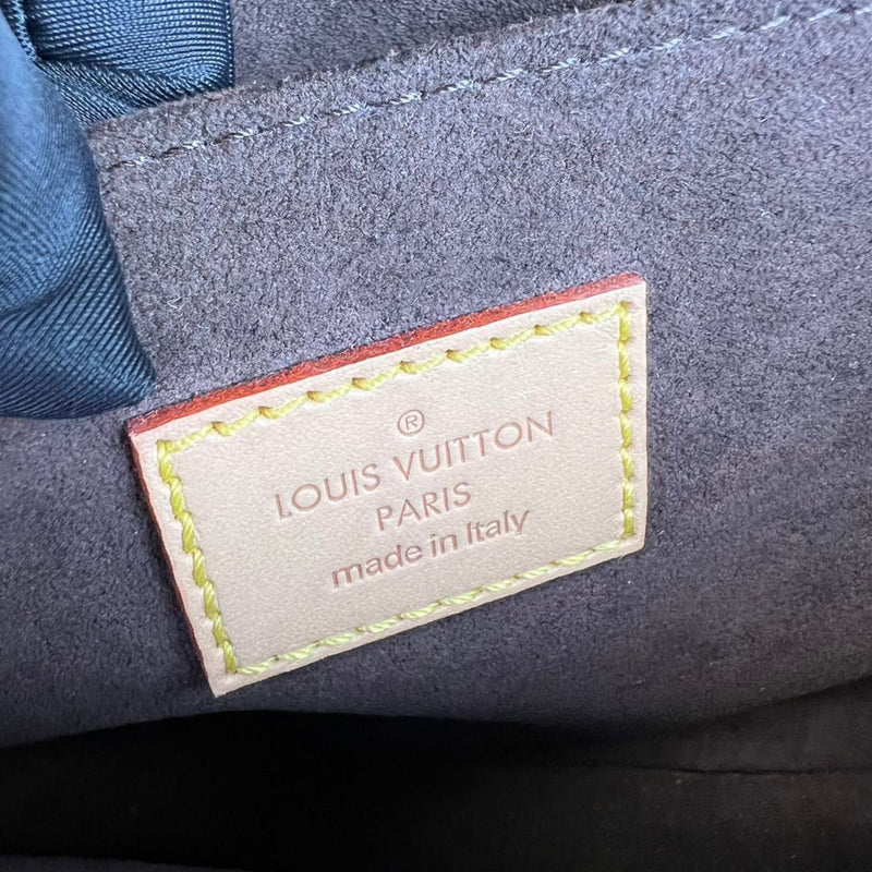 Monogram Classic Pochette Métis GHW