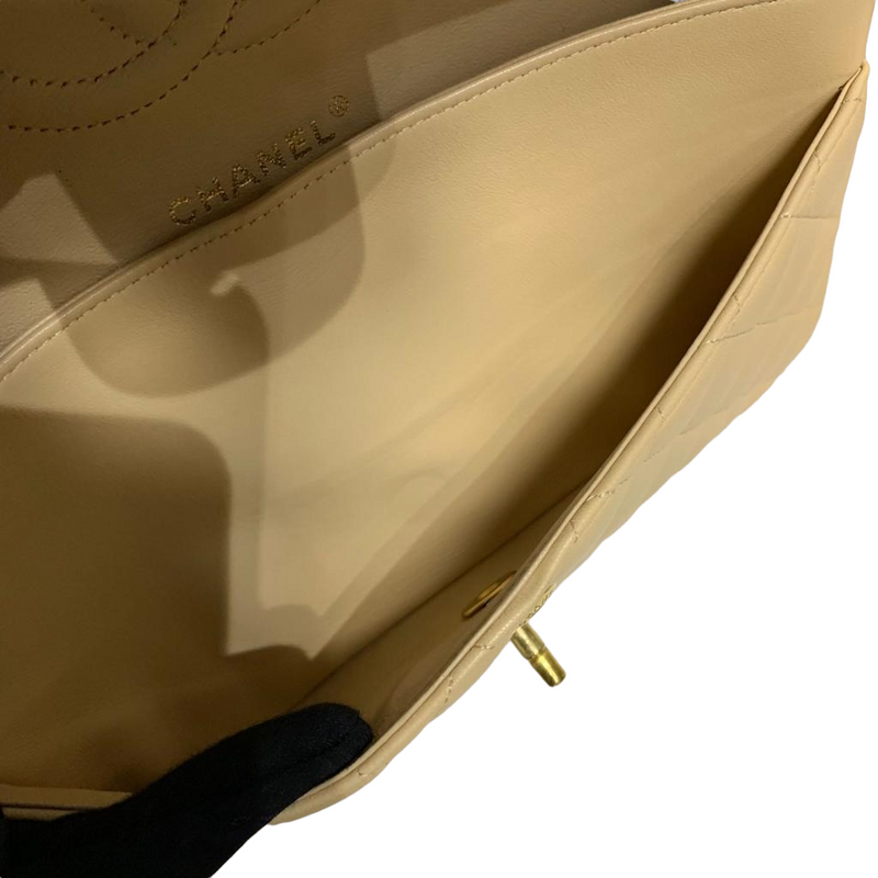 Classic Flap Medium Lambskin Beige GHW