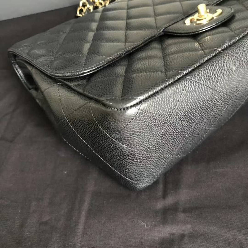 Single Flap Classic Jumbo in Black Caviar with GHW