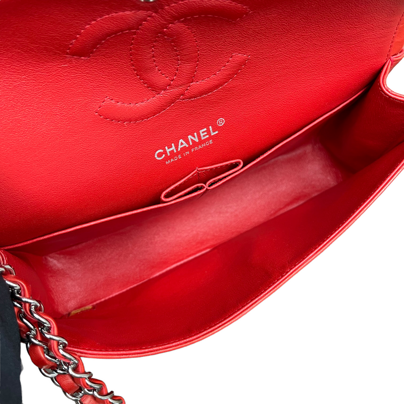 Medium Classic Double Flap Lambskin Red SHW