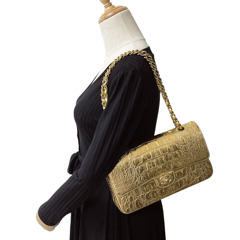 Embossed Calfskin Medium Classic Gold GHW