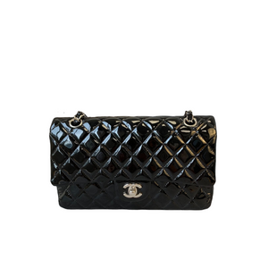 Medium Classic Flap Patent Black SHW