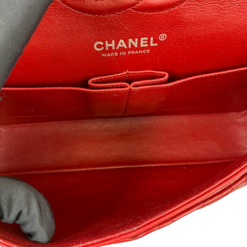 Classic Flap Caviar Medium Red SHW