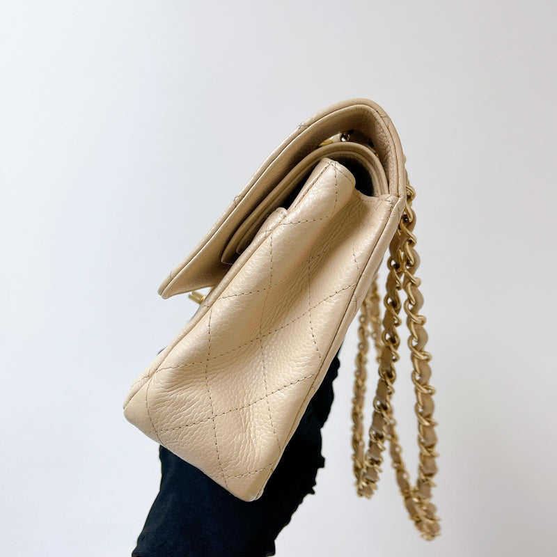Double Flap Medium Caviar Beige GHW