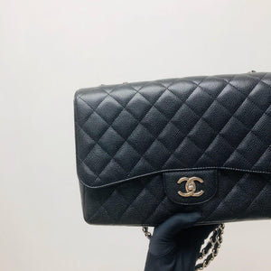 Single Flap Classic Jumbo in Black Caviar with SHW