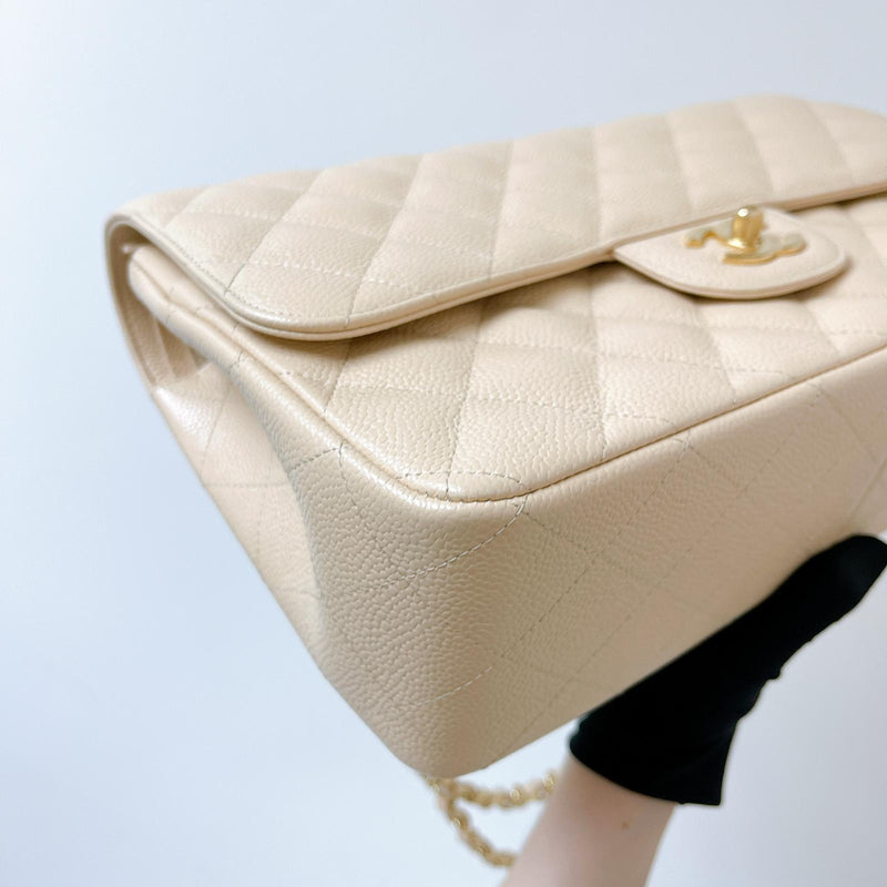 Double Flap Jumbo Caviar Beige GHW