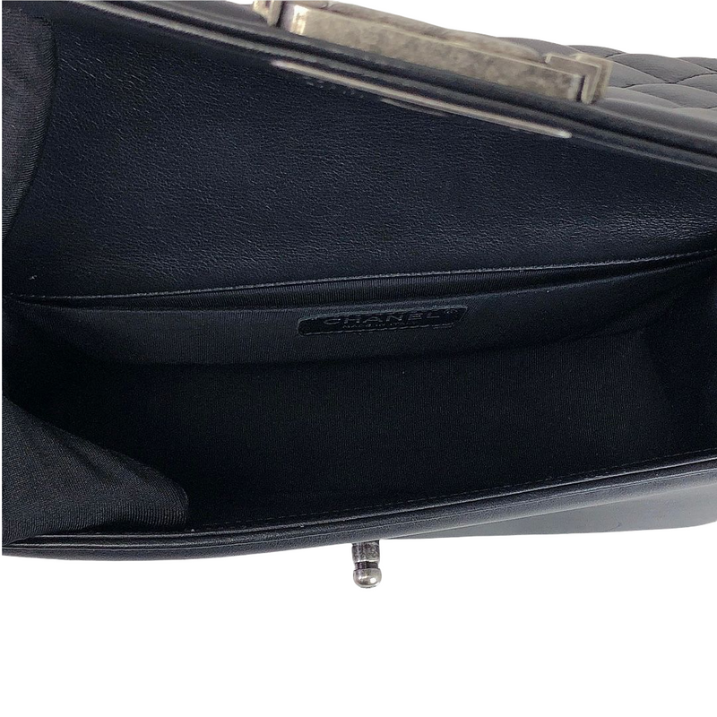💕Chanel 25 series old medium boy bag in black calfskin, ruthenium
