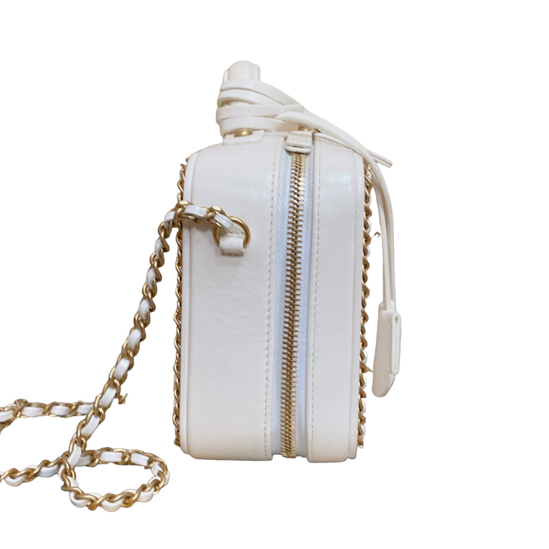 Chained Medium Caviar Quilted Vanity Case White GHW