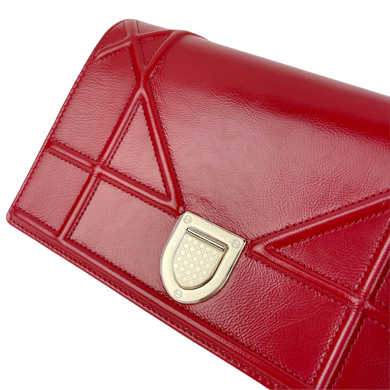 Diorama Wallet On Chain WOC Red