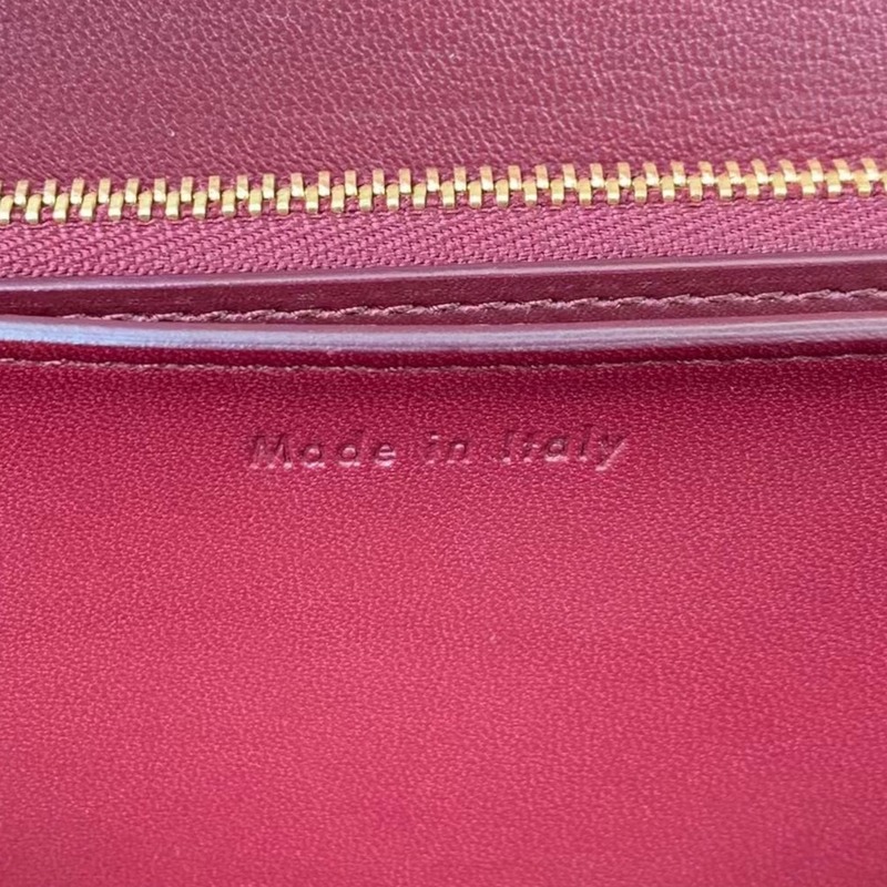 Classic Box Medium Smooth Leather Burgundy GHW