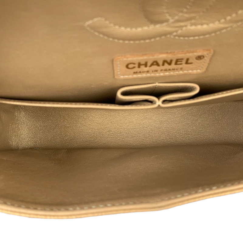 Classic Medium Flap Caviar Gold GHW