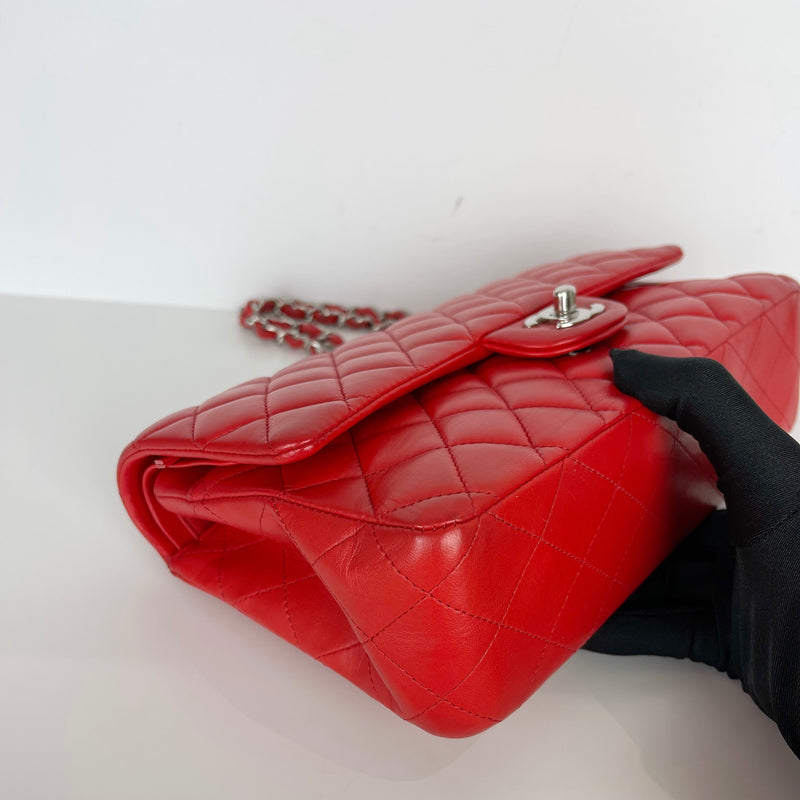 Classic Flap Medium Lambskin Red SHW