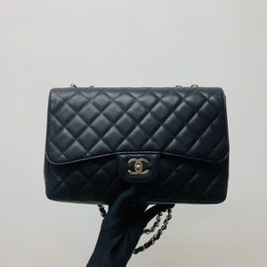 Single Flap Classic Jumbo in Black Caviar with SHW