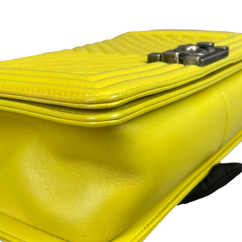 Chevron Boy Old Medium Calfskin Yellow RHW