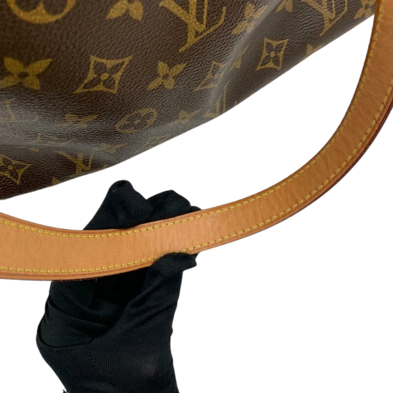 LOUIS VUITTON Monogram Cabas Mezzo 15885