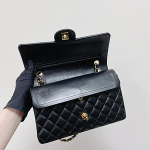 Classic Flap Medium Lambskin Black GHW