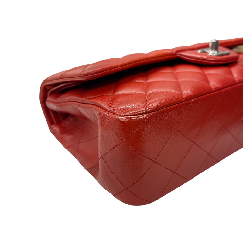 Classic Medium Lambskin Flap Red SHW