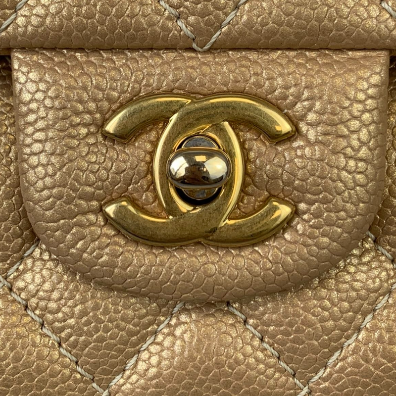 Classic Medium Flap Caviar Gold GHW