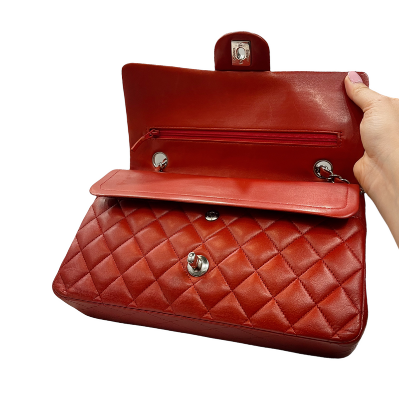 Classic Medium Lambskin Flap Red SHW