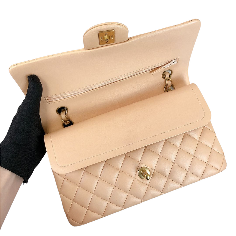 Classic Flap Medium Lambskin Beige GHW