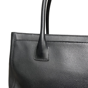 Executive Cerf Tote Grained Black SHW